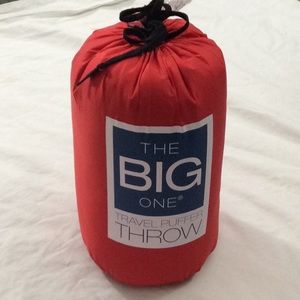The Big One Reversible Travel Puffer Throw